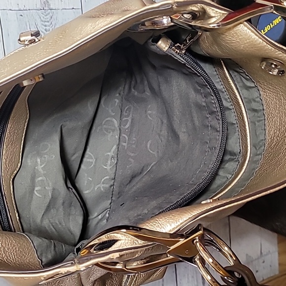 Cute Metallic Gold Pebble Leather Hobo Bag - Picture 5 of 14